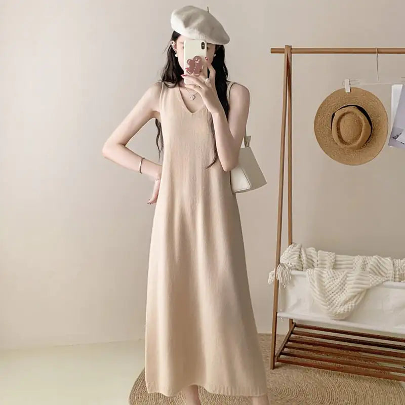 Slim-fit Cashmere Knitted Dress with Suspender Skirt