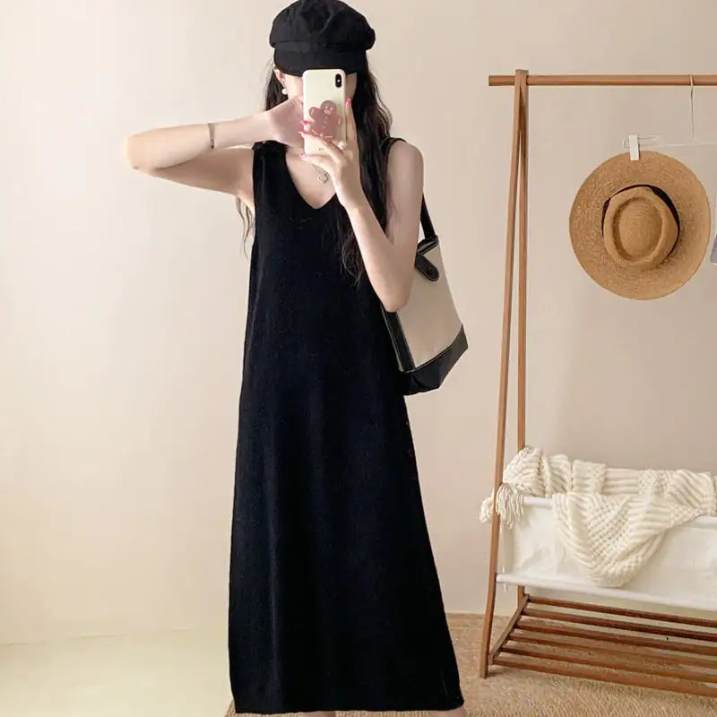 Slim-fit Cashmere Knitted Dress with Suspender Skirt