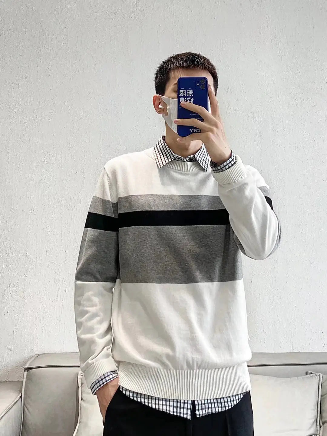 Men's Trendy Knit Sweater with Contrast Stitching